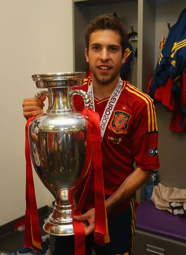 Jordi Alba từ giã đội tuyển quốc gia - Ảnh 1.