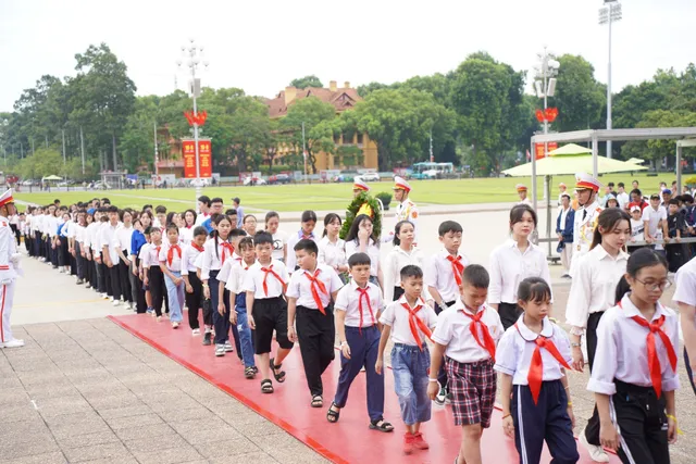 Thành đoàn Hà Nội tổ chức tuyên dương những Người con hiếu thảo - Ảnh 1.