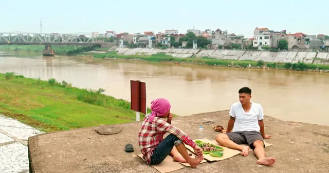 Làng trong phố - Tập 24: Thấy Nhung, Mến hiểu vì sao Hoài ghen lồng lộn - Ảnh 8.