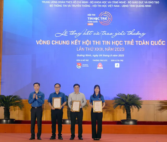 Sáu thí sinh xuất sắc đoạt giải Nhất Hội thi Tin học trẻ toàn quốc lần thứ 29 - Ảnh 3.