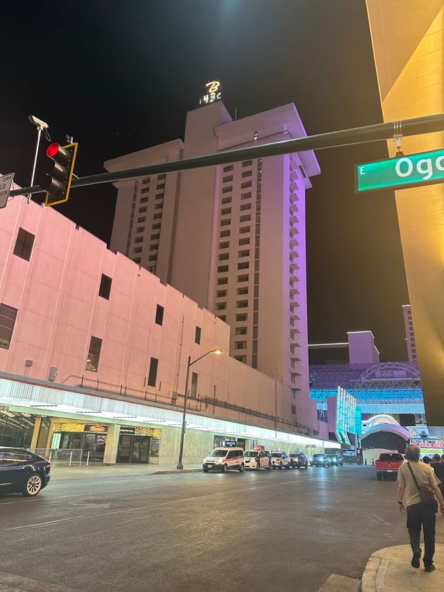 Vượt hoang mạc Mojave - con đường khắc nghiệt đến với thành phố Las Vegas - Ảnh 5.