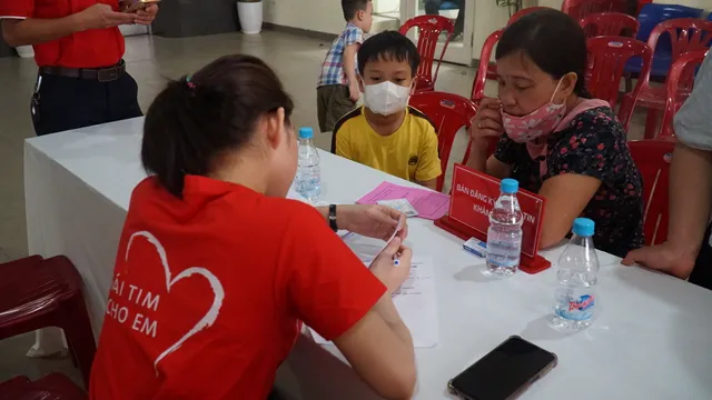 Chương trình “Trái tim cho em” tổ chức khám sàng lọc bệnh tim bẩm sinh tại tỉnh Thừa Thiên Huế - Ảnh 7.