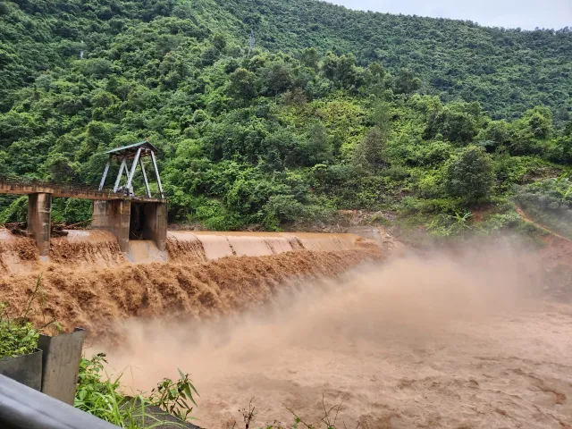 Yên Bái: Mưa lũ làm 2 cháu nhỏ thiệt mạng - Ảnh 1.