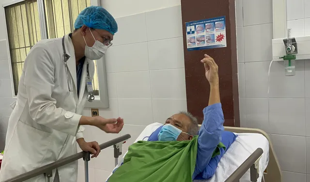 Cứu sống bệnh nhân cùng lúc bị nhồi máu cơ tim và đột quỵ - Ảnh 1. Cứu sống bệnh nhân cùng lúc bị nhồi máu cơ tim và đột quỵ - Ảnh 1.