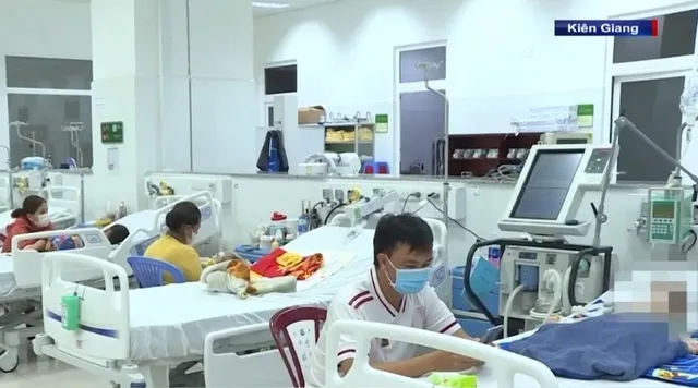 Sốt xuất huyết đang vào mùa cao điểm ở phía Nam - Ảnh 1. Sốt xuất huyết đang vào mùa cao điểm ở phía Nam - Ảnh 1.