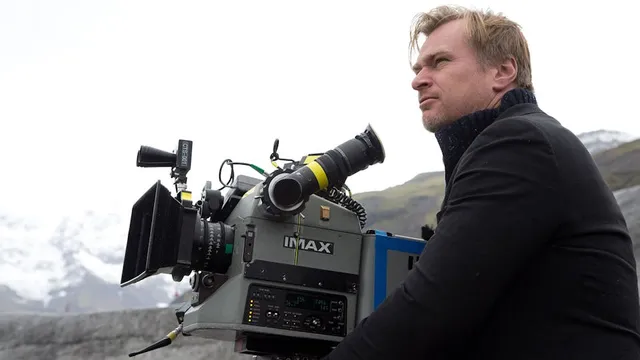 Christopher Nolan giải thích lý do một số đoạn đối thoại trong Oppenheimer khó nghe - Ảnh 1. Christopher Nolan giải thích lý do một số đoạn đối thoại trong Oppenheimer khó nghe - Ảnh 1.