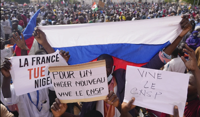 Hàng nghìn người biểu tình ở Niger yêu cầu Pháp rút quân - Ảnh 1.