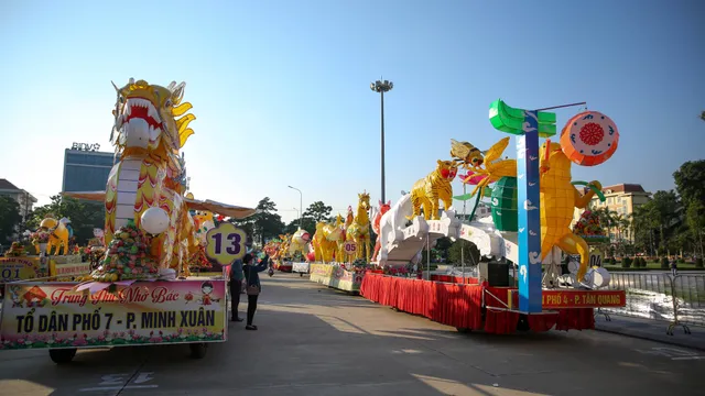 Đội hình đèn Trung thu siêu khủng quy tụ tại Đêm Thành Tuyên - Ảnh 8.