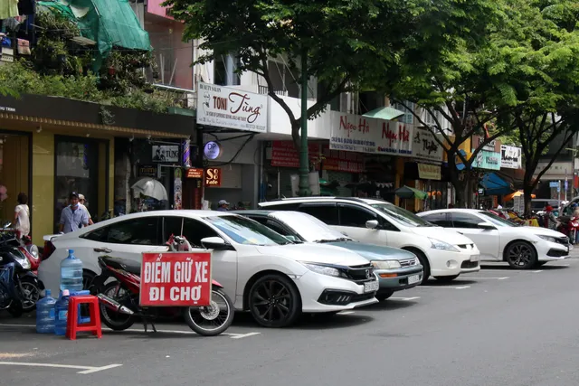 TP Hồ Chí Minh thu phí vỉa hè, lòng đường: Làm sao để hiệu quả, minh bạch? - Ảnh 4.