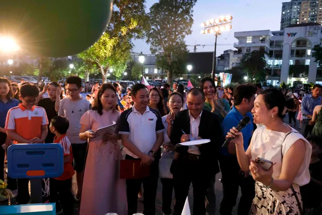 Tưng bừng hoạt động Rước đèn trông trăng đón Tết Trung thu tại VTV - Ảnh 15. Tưng bừng hoạt động Rước đèn trông trăng đón Tết Trung thu tại VTV - Ảnh 15.