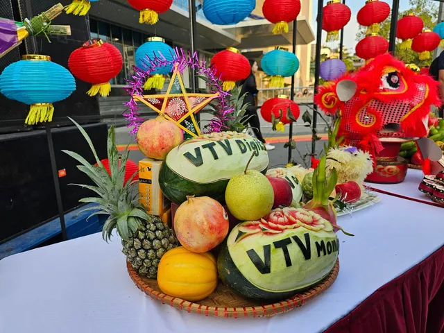Tưng bừng hoạt động Rước đèn trông trăng đón Tết Trung thu tại VTV - Ảnh 2. Tưng bừng hoạt động Rước đèn trông trăng đón Tết Trung thu tại VTV - Ảnh 2.