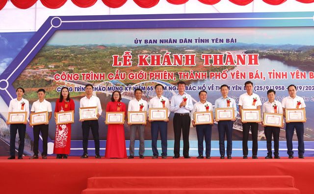 Yên Bái khánh thành cây cầu thứ 8 bắc qua sông Hồng - Ảnh 2.