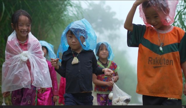 Trăng Xanh mang Trung thu đầu tiên tới điểm trường vùng khó Hà Giang - Ảnh 1.