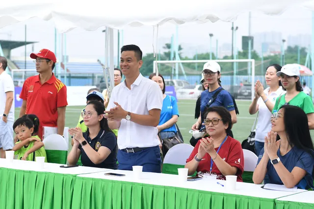 Khởi tranh giải bóng đá futsal 5 người Cup Standard Chartered 2023 tại Việt Nam - Ảnh 3.