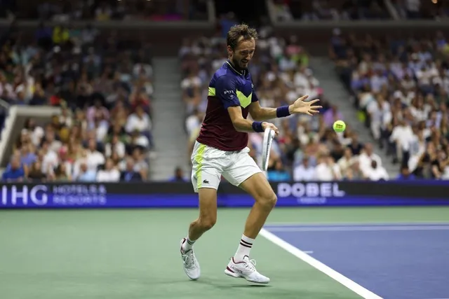 Biến Alcaraz thành cựu vương, Medvedev hẹn Djokovic tại chung kết Mỹ mở rộng 2023 - Ảnh 2. Biến Alcaraz thành cựu vương, Medvedev hẹn Djokovic tại chung kết Mỹ mở rộng 2023 - Ảnh 2.