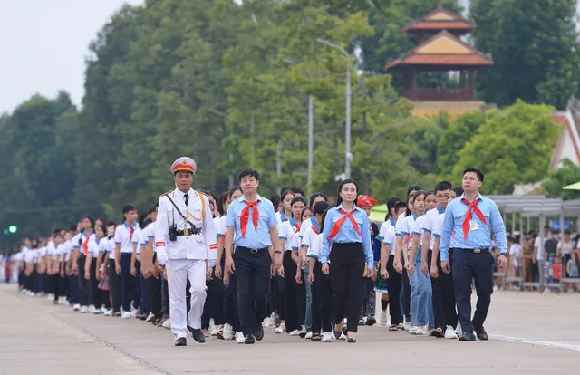 Đoàn đại biểu trẻ em toàn quốc sơ duyệt chuẩn bị cho Phiên họp giả định Quốc hội trẻ em - Ảnh 5. Đoàn đại biểu trẻ em toàn quốc sơ duyệt chuẩn bị cho Phiên họp giả định Quốc hội trẻ em - Ảnh 5.