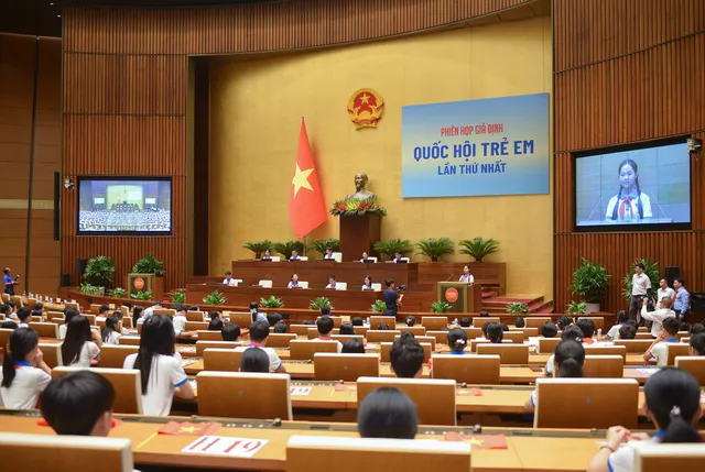 Đoàn đại biểu trẻ em toàn quốc sơ duyệt chuẩn bị cho Phiên họp giả định Quốc hội trẻ em - Ảnh 1. Đoàn đại biểu trẻ em toàn quốc sơ duyệt chuẩn bị cho Phiên họp giả định Quốc hội trẻ em - Ảnh 1.