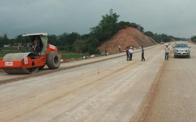 Đẩy nhanh tiến độ c&aacute;c dự &aacute;n, c&ocirc;ng tr&igrave;nh giao th&ocirc;ng - Ảnh 1.