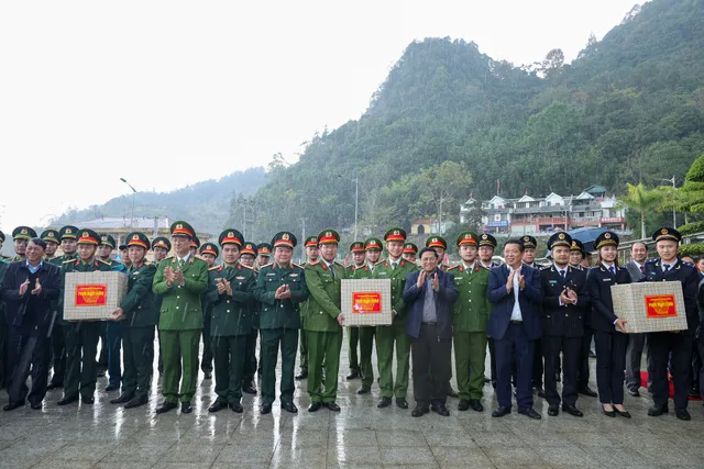 Thủ tướng Phạm Minh Chính: Cao Bằng cần đẩy mạnh phát triển kinh tế cửa khẩu - Ảnh 6.