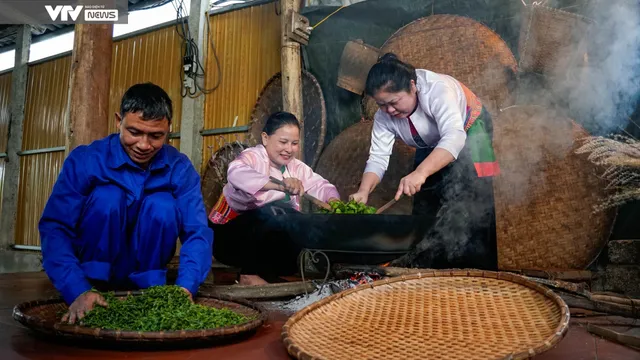 Cận cảnh quy trình sản xuất thủ công chè xanh Đinh Bát Tiên đặc sản Long Cốc (Phú Thọ) - Ảnh 10. Cận cảnh quy trình sản xuất thủ công chè xanh Đinh Bát Tiên đặc sản Long Cốc (Phú Thọ) - Ảnh 10.