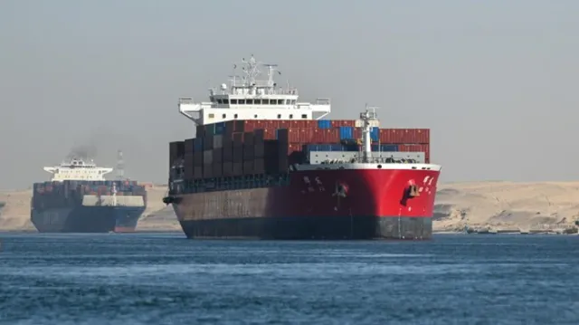 Hãng dầu khí đa quốc gia Shell đình chỉ tàu chở hàng lưu thông qua Biển Đỏ  - Ảnh 1.