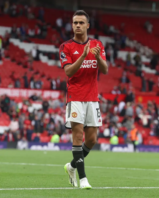 Manchester United chia tay Sergio Reguilon - Ảnh 1.