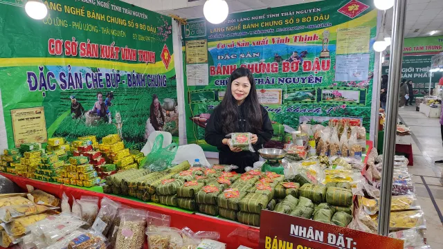 Khai mạc hội chợ Xuân Giáp Thìn - Ảnh 1.