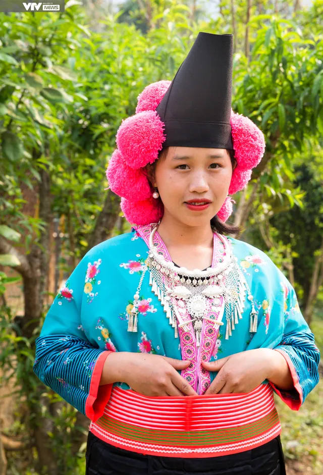 Cú phủa - Nét độc đáo của phụ nữ H’Mông Thuận Châu, Sơn La - Ảnh 1. Cú phủa - Nét độc đáo của phụ nữ H’Mông Thuận Châu, Sơn La - Ảnh 1.