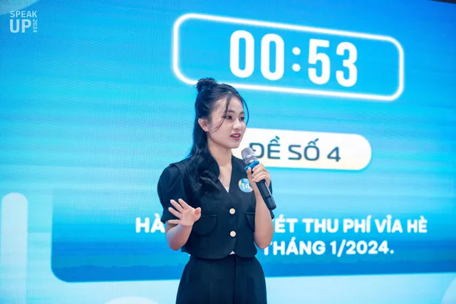 Bán kết Speak Up 2024: Bùng nổ sân khấu với những màn dẫn đôi - Ảnh 1.