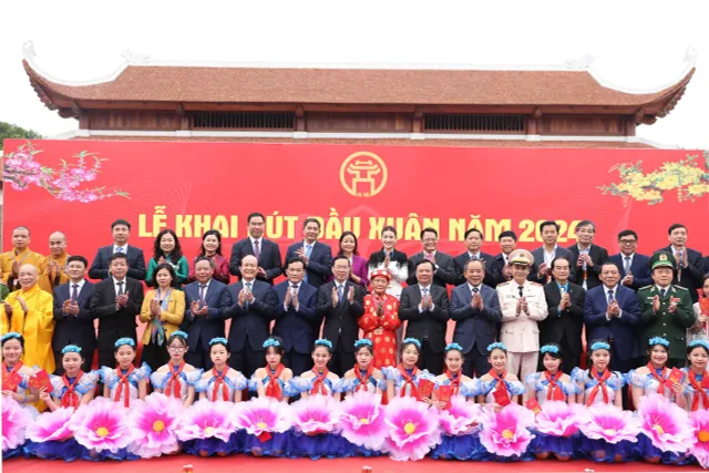 Chủ tịch nước dự khai bút đầu Xuân tại Khu lưu niệm Nguyễn Trãi - Ảnh 3.