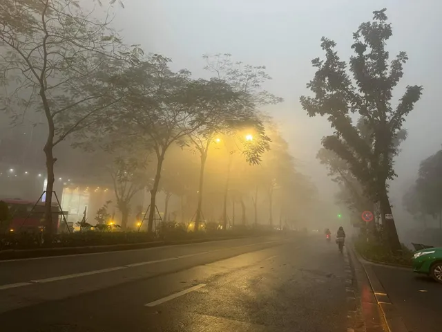 Vì sao Hà Nội mù mịt trong sương dày đặc? - Ảnh 9. Vì sao Hà Nội mù mịt trong sương dày đặc? - Ảnh 9.