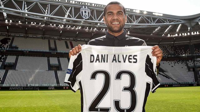 Dani Alves ngồi tù 4 năm - Ảnh 2.