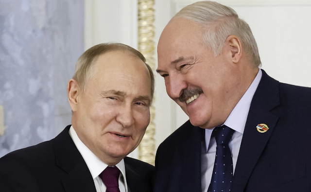 Ông Lukashenko tái tranh cử Tổng thống Belarus - Ảnh 1.