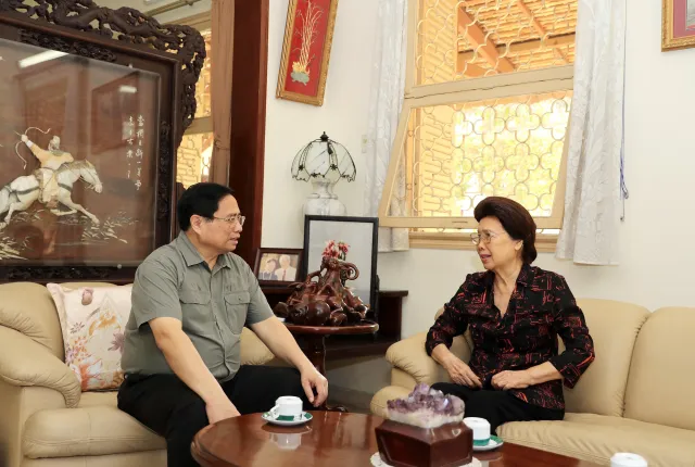 Thủ tướng Phạm Minh Chính dâng hương tưởng nhớ các nguyên lãnh đạo Chính phủ - Ảnh 2.