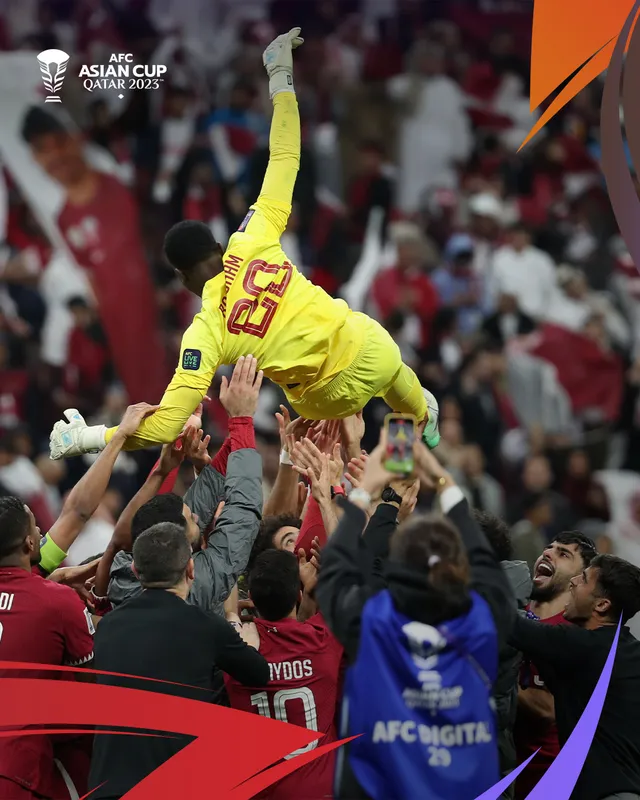 Chủ nhà Qatar giành vé vào bán kết Asian Cup kịch tính   - Ảnh 2.