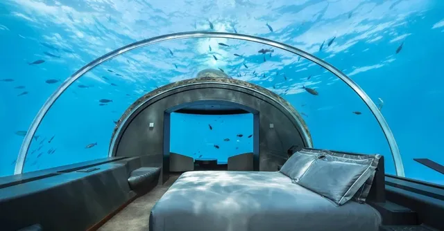 Điểm danh 3 khách sạn dưới nước đẹp như trong phim viễn tưởng - Ảnh 1.