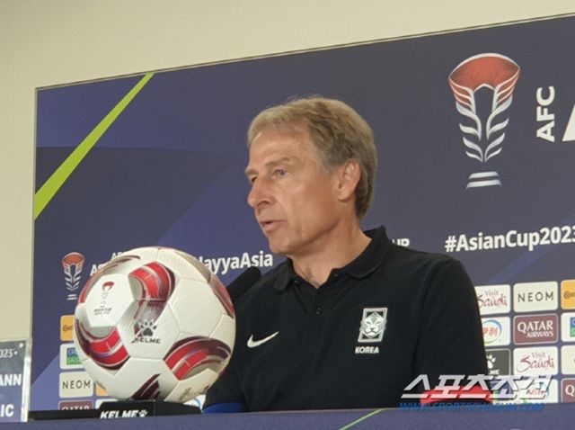 Báo Hàn Quốc tức giận, đòi sa thải HLV Klinsmann, Son Heung Min xin lỗi khán giả - Ảnh 2.