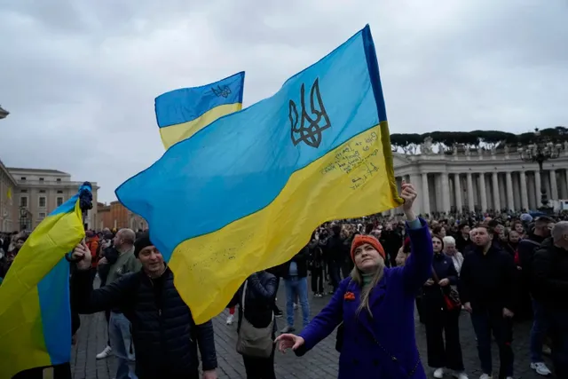 Ukraine tuyên bố “không đầu hàng” - Ảnh 1.