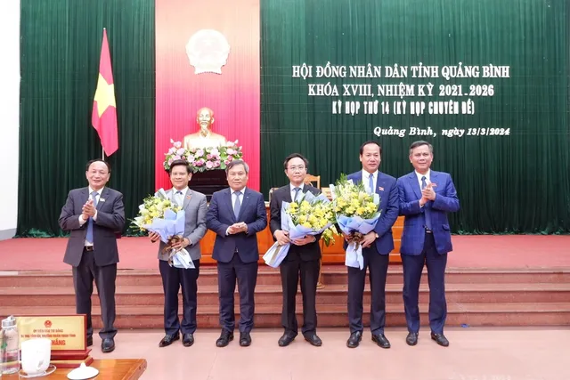 Quảng Bình bầu Phó Chủ tịch HĐND tỉnh và Phó Chủ tịch UBND tỉnh - Ảnh 1.