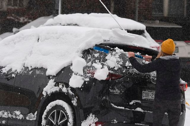 Bão tuyết lớn hoành hành tại bang Colorado khiến hàng nghìn khách hàng mất điện - Ảnh 1.