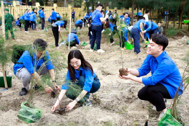 Vui Tết trồng cây 2024: “Bạn cứ trồng một cái cây, những chú chim ca hát sẽ tìm về” - Ảnh 4.