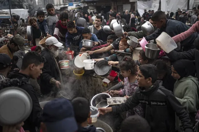 UNICEF: Hơn 13.000 trẻ em thiệt mạng ở Gaza, nhiều trẻ khác bị suy dinh dưỡng nặng - Ảnh 1.