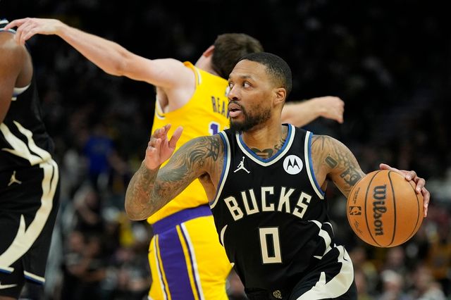 Los Angeles Lakers vượt qua Milwaukee Bucks đầy cảm xúc - Ảnh 1.