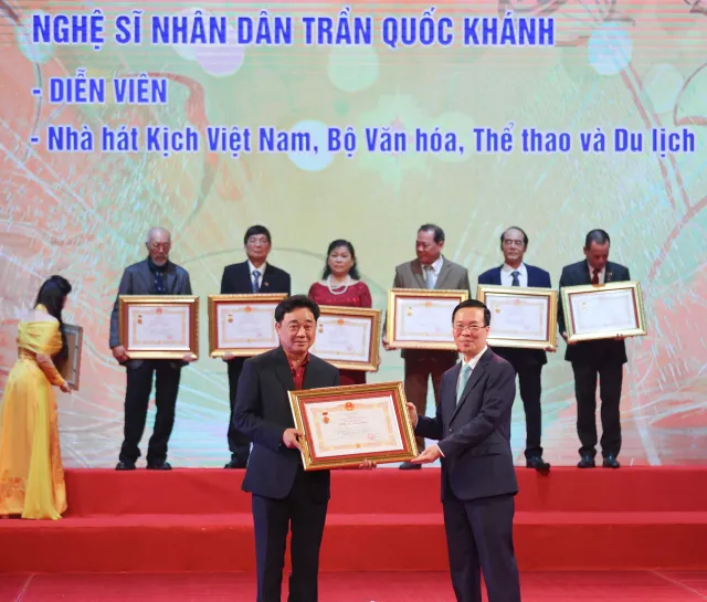 Trao tặng danh hiệu NSND, NSƯT: Danh hiệu song hành với trách nhiệm - Ảnh 3.