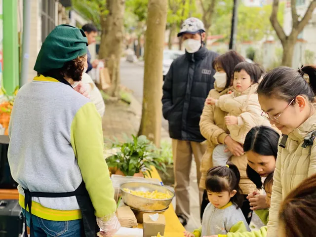 “Hội chợ HandMade Capokids” gây quỹ ủng hộ chương trình Trái tim cho em - Ảnh 6.