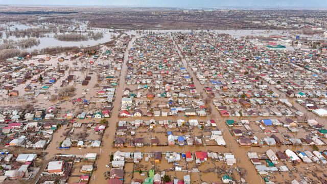 Nga, Kazakhstan sơ tán hơn 100.000 người trong trận lũ lụt tồi tệ nhất nhiều thập kỷ - Ảnh 6.