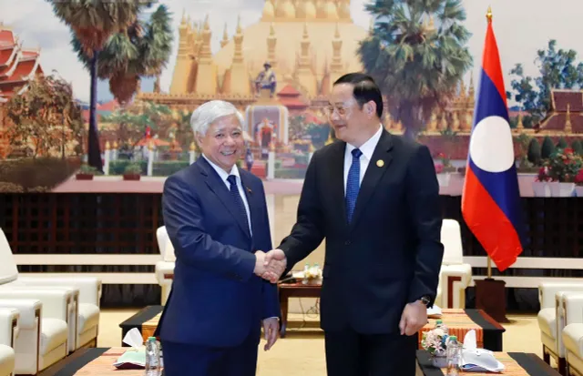Thủ tướng Lào Sonexay Siphandone tiếp Đoàn đại biểu cấp cao Ủy ban Trung ương MTTQ Việt Nam - Ảnh 1.