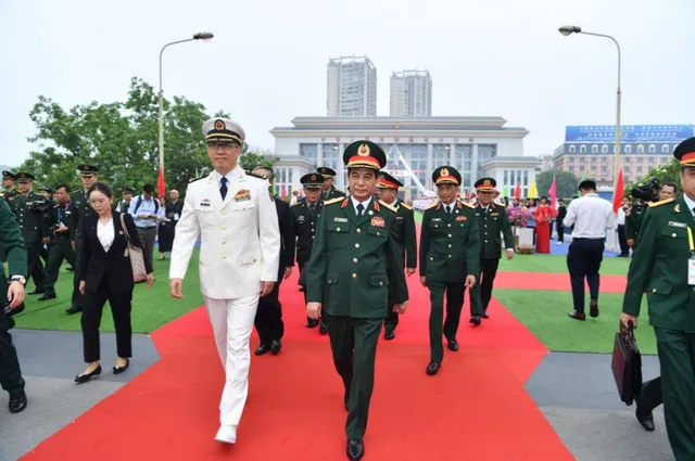 Hội đàm Giao lưu hữu nghị quốc phòng biên giới Việt Nam - Trung Quốc - Ảnh 1.