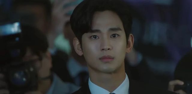 Kim Soo Hyun nhận 2 đề cử dù Nữ hoàng nước mắt chưa phát sóng xong - Ảnh 1.