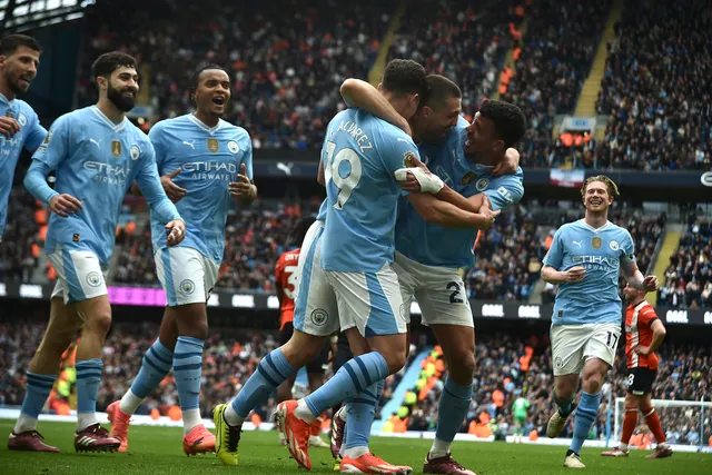 Man City thắng ấn tượng Luton Town, tạm dẫn đầu Ngoại hạng Anh   - Ảnh 2.